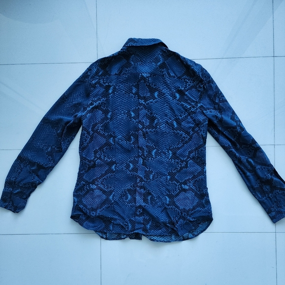 Burberry blue python button down blouse - Picture 3 of 7